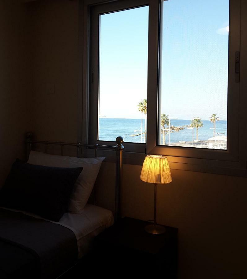 Seaside Luxury Apartment Lighthouse 47 Paphos Extérieur photo