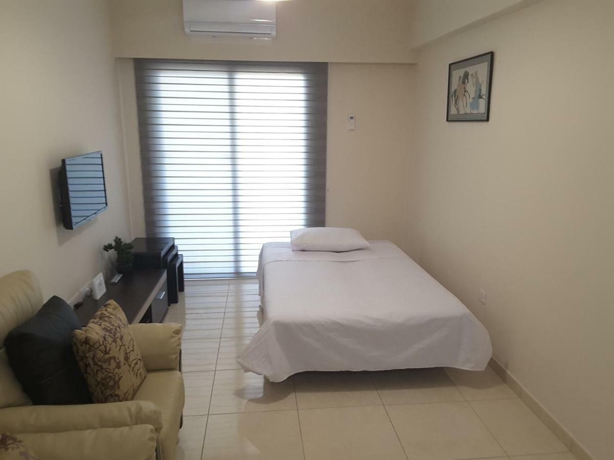 Seaside Luxury Apartment Lighthouse 47 Paphos Extérieur photo